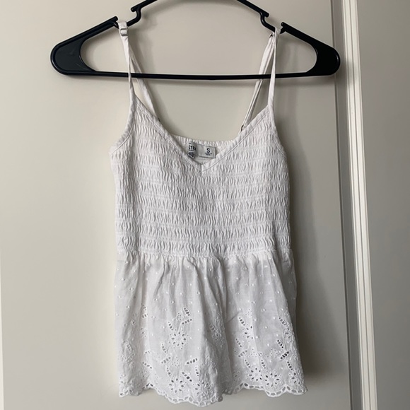 Really nice patterned top! - Picture 1 of 1